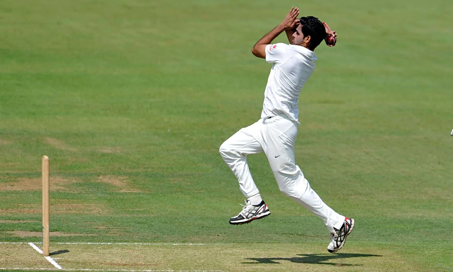 Simple Cricket Bowling Drills for Better Line Control